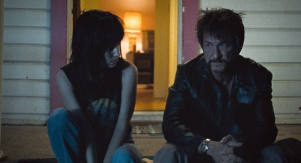 ディラン・ペン、父ショーン・ペンとの共演は「驚くほど支えられている感じ」『フラッグ・デイ』新場面写真