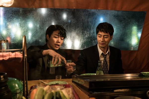 ソン・ガンホ×イ・ビョンホン『非常宣言』を紐解く！エンタメにリアルを落とし込む名手の3作品