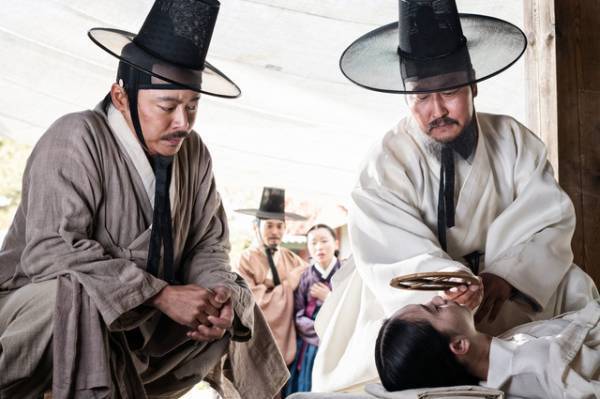 ソン・ガンホ×イ・ビョンホン『非常宣言』を紐解く！エンタメにリアルを落とし込む名手の3作品