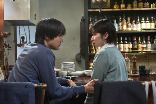 北村匠海×古川琴音、中川大志×松岡茉優が見つめ合う…『スクロール』場面写真