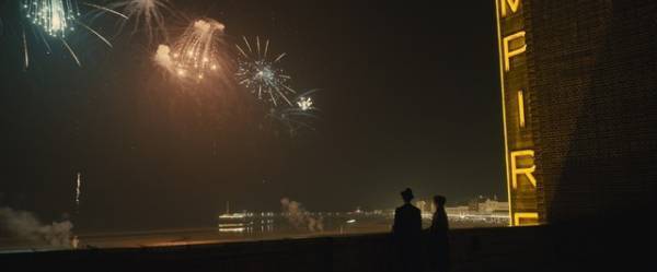 オリヴィア・コールマン主演の感動作『エンパイア・オブ・ライト』2月23日公開！ポスター解禁