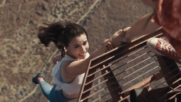 絶対絶命！高さ600mのサバイバル『FALL／フォール』来年2月公開 ポスター＆予告編解禁