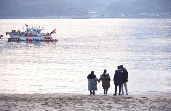 KARAギュリらK-POPアイドルたちが韓国映画トーク「ナッスル」独占配信