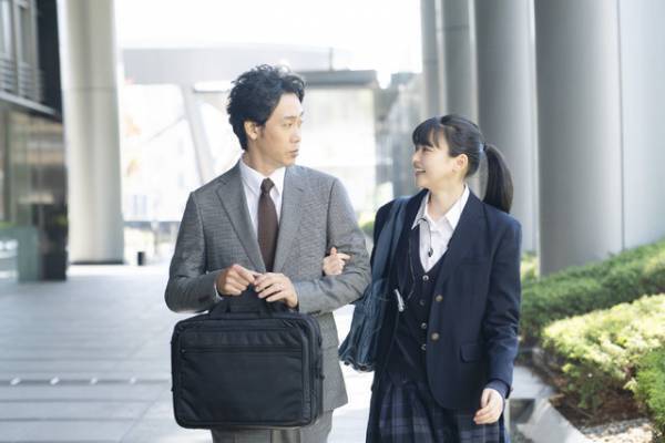 大泉洋『月の満ち欠け』4つの年齢を演じ分けた場面写真＆3日間限定入プレ配布も決定