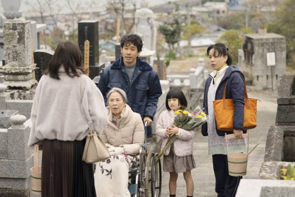 大泉洋『月の満ち欠け』4つの年齢を演じ分けた場面写真＆3日間限定入プレ配布も決定