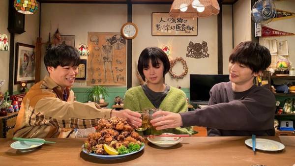 「祈りのカルテ」8話、原田泰造“広瀬”が玉森裕太“諏訪野”に振る舞った焼きそばの具に親子を感じる視聴者続出