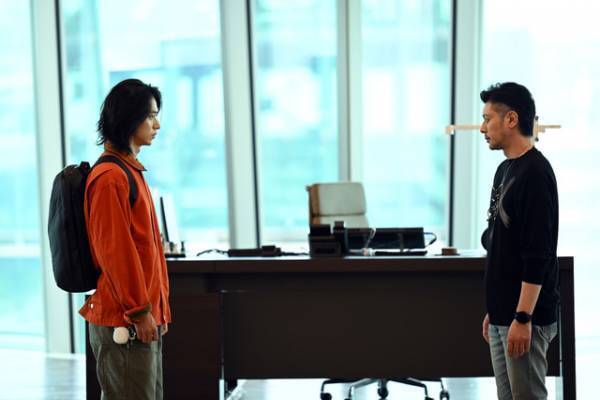 「アトムの童」7話 オダギリジョー“興津”、路上で暴れる姿に「ゴミ箱に突っ込んでもカッコいい」「こんなオダジョー見たかった」の声