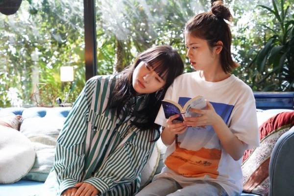 「invert 城塚翡翠 倒叙集」特別編、清原果耶“翡翠”と小芝風花“千和崎”の“わちゃわちゃ”に「いくらなんでも可愛すぎる」の声上がる