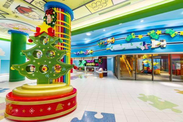 【ディズニー】東京ディズニーリゾート・トイ・ストーリーホテルにXmasデコレーションが初登場！わくわくするおもちゃの世界のホリデー