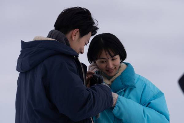 満島ひかり＆佐藤健＆八木莉可子＆木戸大聖の貴重な4ショット！「First Love 初恋」メイキング写真