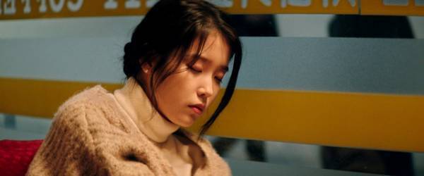 IU／イ・ジウンが「良い価値を加えてくれた」『夜明けの詩』場面写真一挙解禁