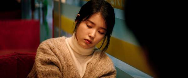 IU／イ・ジウンが「良い価値を加えてくれた」『夜明けの詩』場面写真一挙解禁