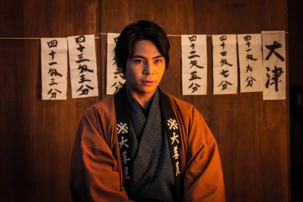 「ファーストペンギン！」の新進俳優・上村侑、主演映画『近江商人、走る！』ほか今年7作公開の大躍進