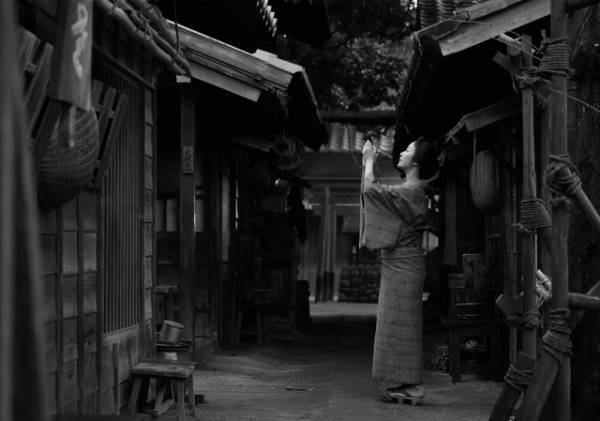 黒木華主演×阪本順治監督！ モノクロ映像で描く人と人のぬくもり『せかいのおきく』GW公開