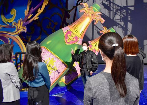 【ディズニー】劇団四季『美女と野獣』、貴重な舞台裏ツアーとパーク入園がセットになった特別なパッケージを販売　12月6日より