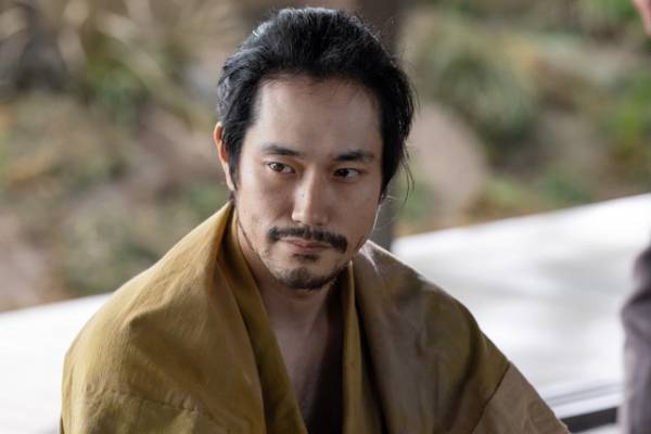 松山ケンイチ＆松本まりかの扮装写真公開　大河「どうする家康」