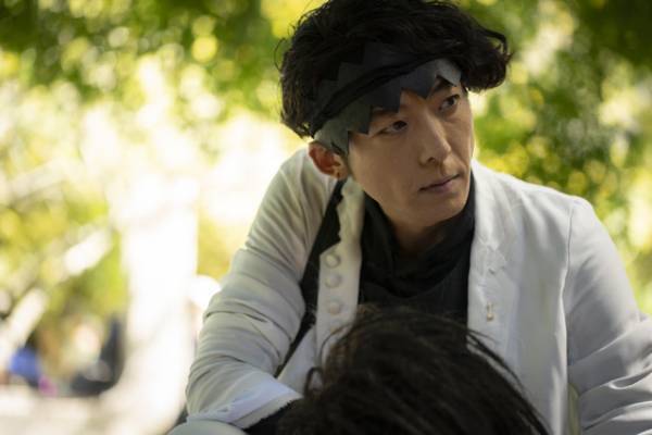 高橋一生＆古川琴音ら「岸辺露伴は動かない」新作場面写真公開！ 再放送も決定