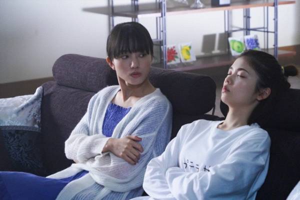 「invert 城塚翡翠 倒叙集」第3話 小芝風花“真”、清原果耶“翡翠”の投げキッスを払いのける姿に「一連の流れが完璧」などネット沸く