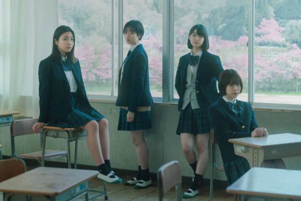 4人の少女の“恋”と“別れ”切り取る『少女は卒業しない』メインビジュアル＆予告編