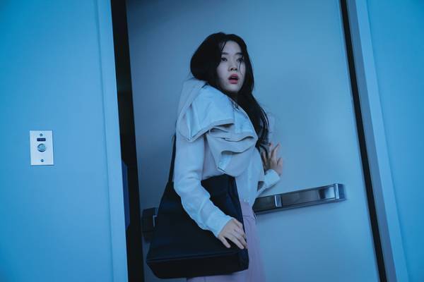 「D.P.」原作者が描く究極の選択とは？「砂漠の王」本予告＆場面写真解禁