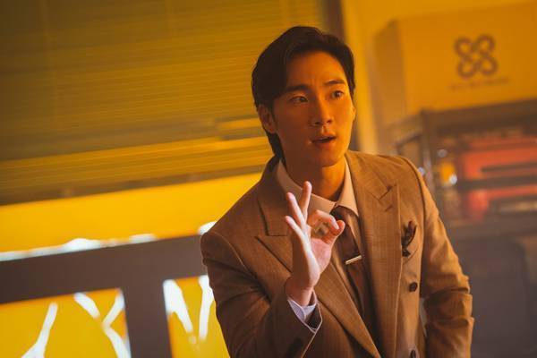 「D.P.」原作者が描く究極の選択とは？「砂漠の王」本予告＆場面写真解禁