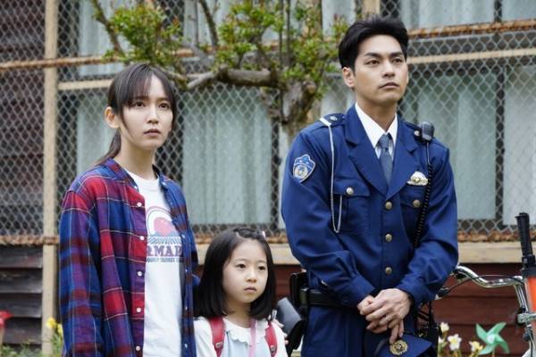 駐在が闇の中で見たものとは…？柳楽優弥主演「ガンニバル」冒頭映像＆場面写真