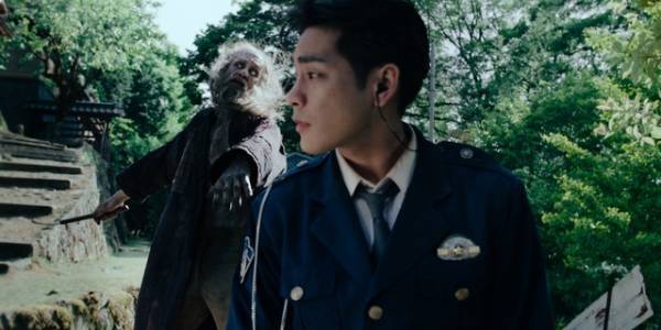 駐在が闇の中で見たものとは…？柳楽優弥主演「ガンニバル」冒頭映像＆場面写真