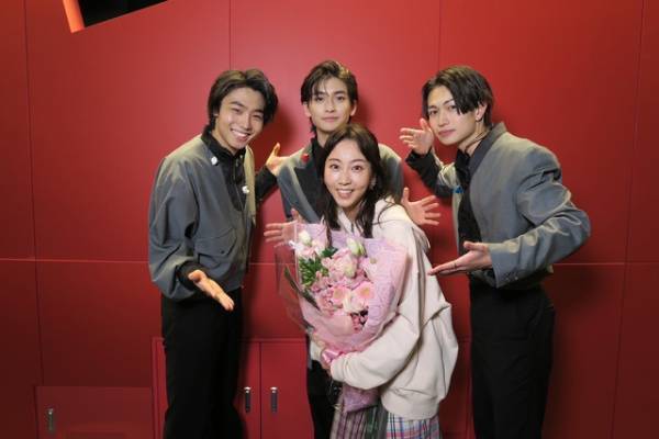 本田翼＆8LOOM「君の花になる」クランクアップ写真公開