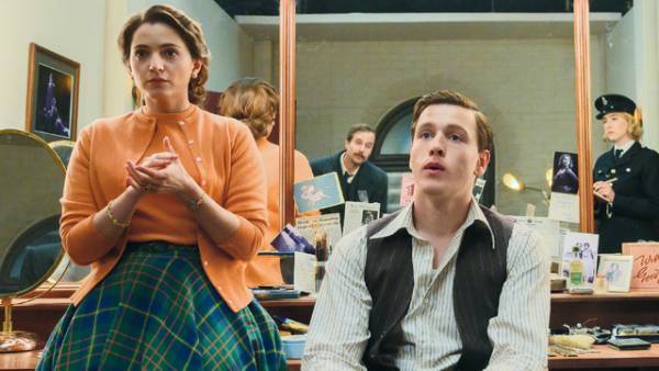 サム・ロックウェル×シアーシャ・ローナンがコンビで捜査『ウエスト・エンド殺人事件』配信