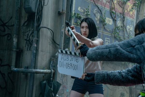 山崎賢人＆土屋太鳳主演、舞台裏に迫る「今際の国のアリス」S2メイキング公開