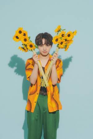 「君の花になる」「闇金サイハラさん」で躍進の宮世琉弥、2023年カレンダー発売