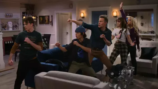 スーパーヴィラン・ファミリーが普通の家族を目指す!?「バレービューのヴィランたち」放送