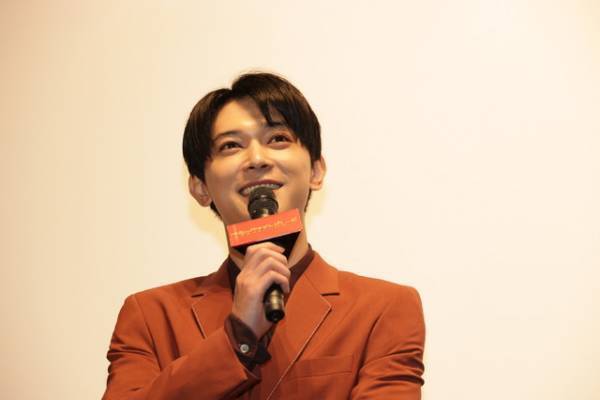 吉沢亮＆渡邊圭祐、北海道・日本最北の映画館にサプライズ登場「若干照れています」