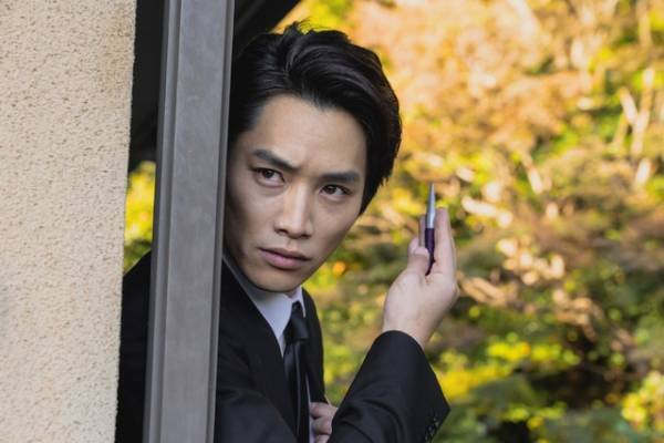 「忍者に結婚は難しい」第1話、広瀬アリス“山田澪”の服装に注目集まる「パラレルなのですか？」の声も