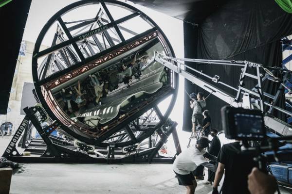 『非常宣言』飛行機が操縦不能に…没入感＆臨場感MAXの本編＆メイキング映像