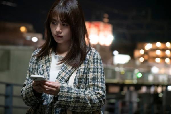 土屋太鳳＆有村架純が寄り添う「アクターズ・ショート・フィルム3」ポスター公開