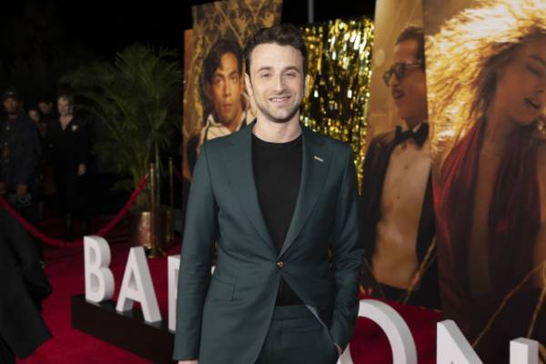 マーゴット・ロビー「歴史に残る音楽」『バビロン』極上の楽曲誕生の裏側に迫る特別映像公開