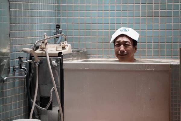 生田斗真、個性あふれるキャラに翻弄される？『湯道』場面写真