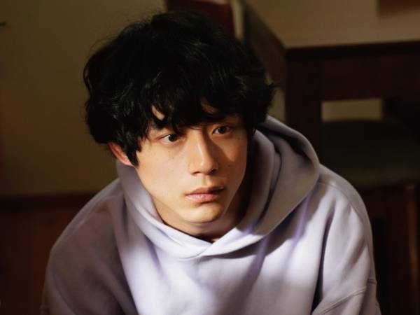 坂口健太郎主演、行定勲企画・プロデュース『サイド バイ サイド 隣にいる人』公開決定