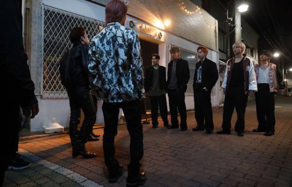 ONE N' ONLY主演『バトルキング！！』全16種の映画前売券付きブロマイドが本日より販売開始　「エンタメプリント」第3弾