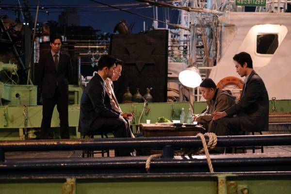 話し合いが地獄絵図へ…野獣と化す男たちの壮絶修羅場『野獣の血』本編映像