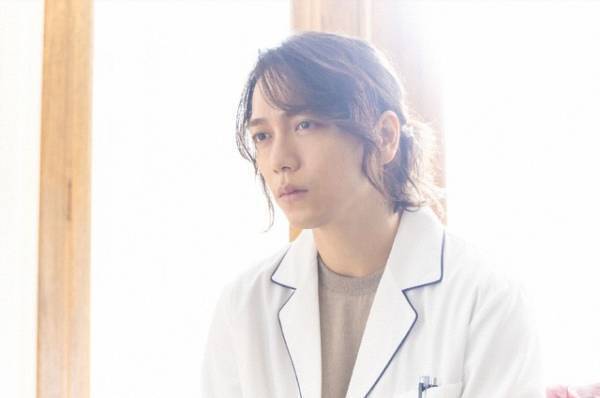 「リエゾン」第1話、山崎育三郎の演技に「本気度が目に見えて凄い」、「作り手が真摯であり真剣」制作スタッフにも賛辞