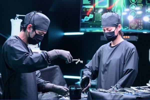 「Get Ready!」第3話、鈴木亮平の登場に「まさかのMERと共演」「豪華すぎ」などネット沸く