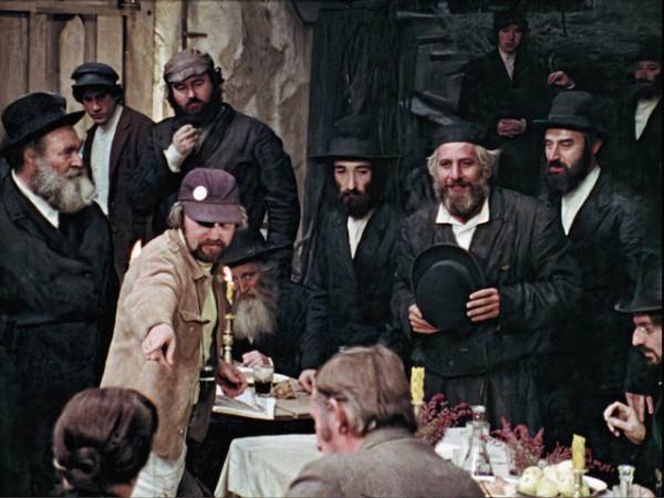 ミュージカルの金字塔、その背景に迫る『屋根の上のバイオリン弾き物語』3月公開