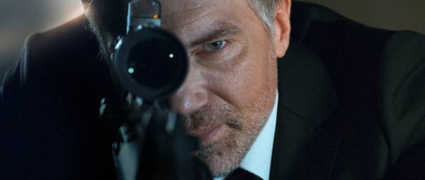 アンソニー・ホプキンスが悪役に！暗殺者vs殺し屋の戦い描く『アサシン・ハント』予告編