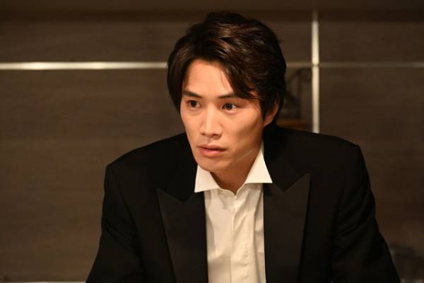 「忍者に結婚は難しい」4話、菜々緒“蛍”のクセに気づく鈴木伸之“悟郎”に「クセがわかるほど蛍さんを観てる」などの声