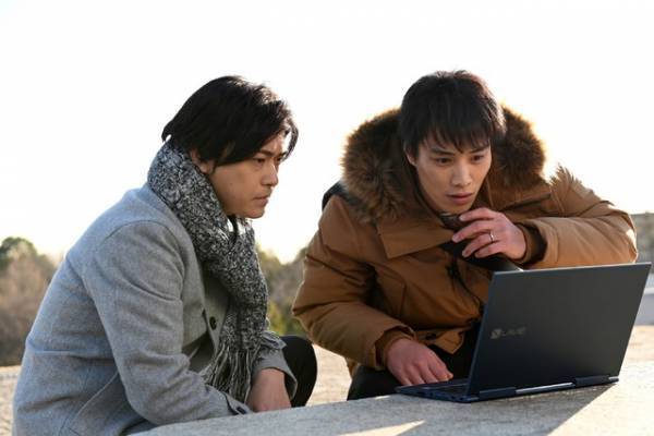 「忍者に結婚は難しい」4話、菜々緒“蛍”のクセに気づく鈴木伸之“悟郎”に「クセがわかるほど蛍さんを観てる」などの声