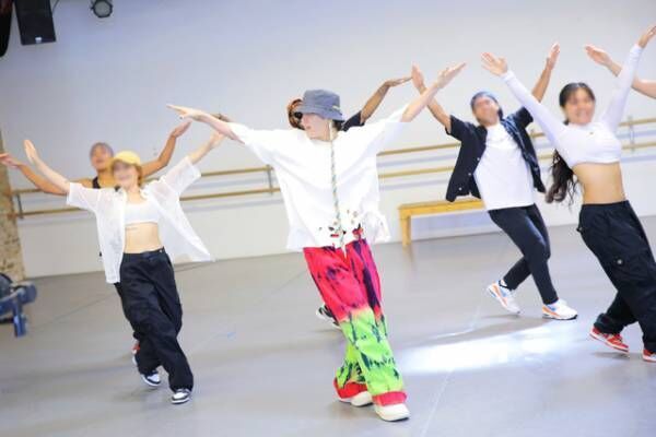 BTS・J-HOPEが歌って踊って飛び跳ねる！「j-hope IN THE BOX」ティザー予告公開