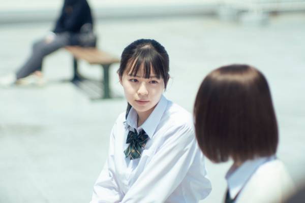 莉子が演じるキャラは“理想の親友”『なのに、千輝くんが甘すぎる。』場面カット