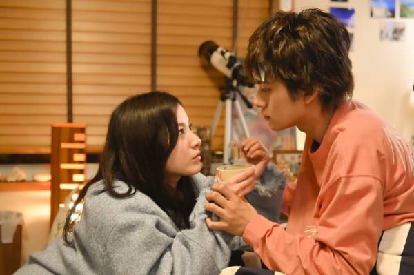 安達祐実、深夜の妻役で登場「星降る夜に」